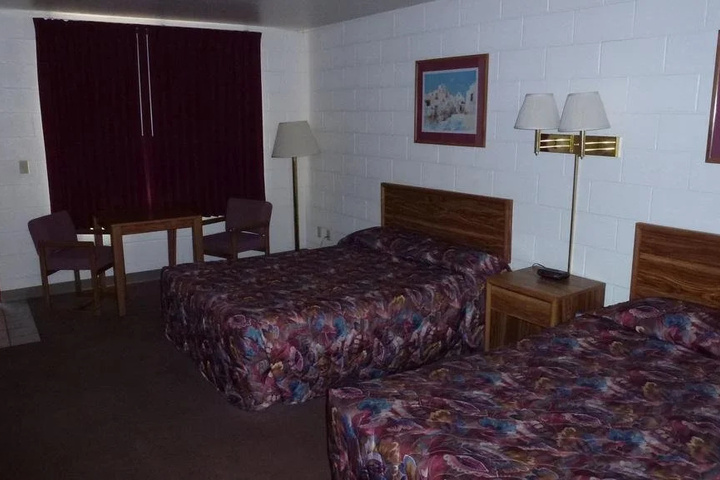 Room 10 of 13