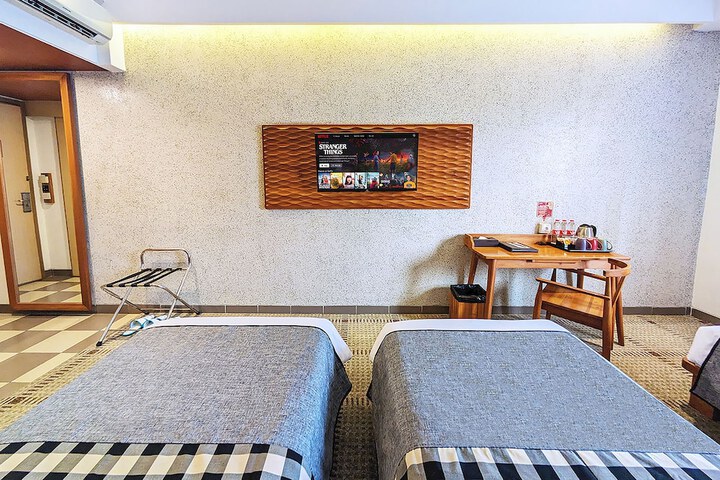 Room 22 of 66