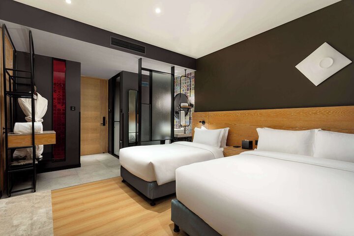 Room 5 of 14