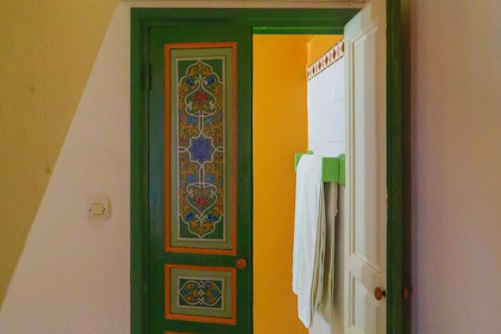 Room 141 of 266