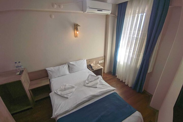 Room 26 of 48