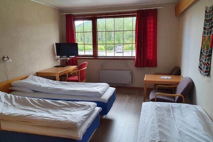 Room 8 of 50