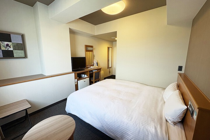 Room 13 of 36