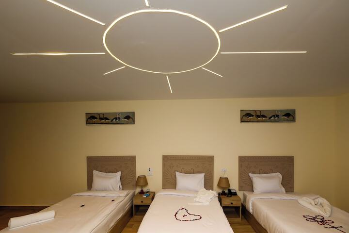 Room 15 of 177