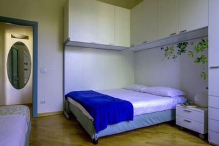 Room 56 of 100