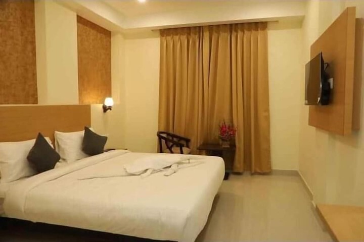 Room 4 of 7