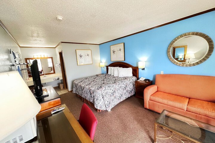 Standard | King Bed (3 of 12)