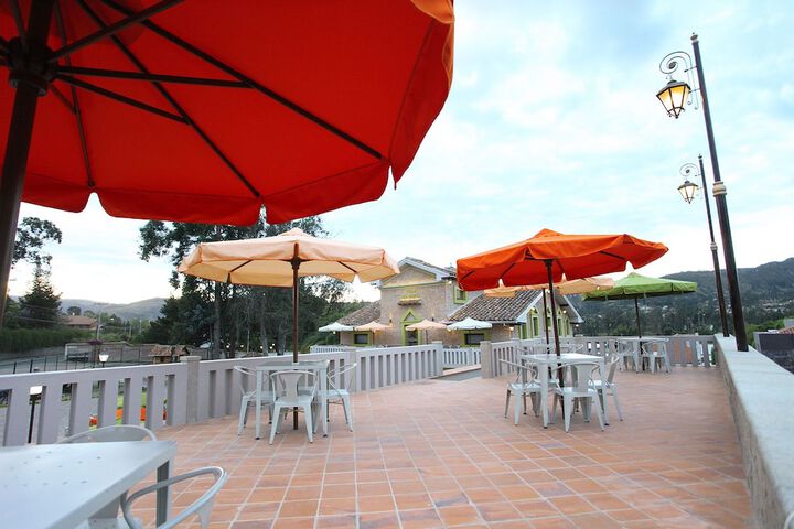 Sundeck 68 of 74