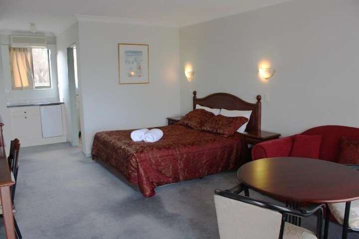 Room 8 of 19