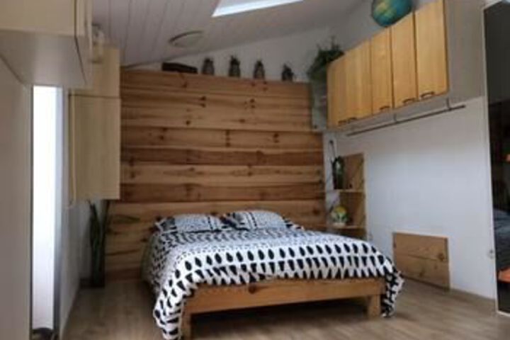 Room 8 of 15
