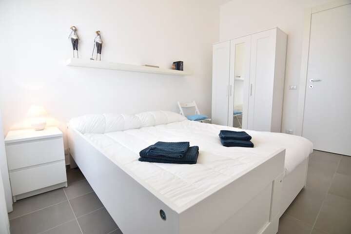 Room 6 of 22