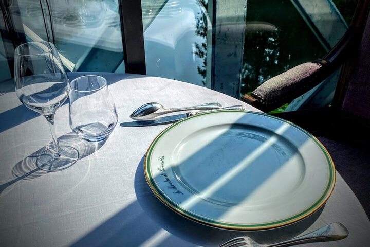 Dining 68 of 98