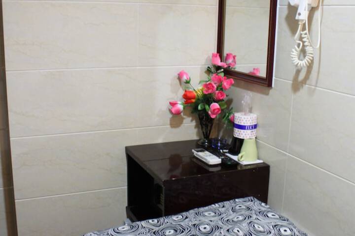 Room 11 of 42