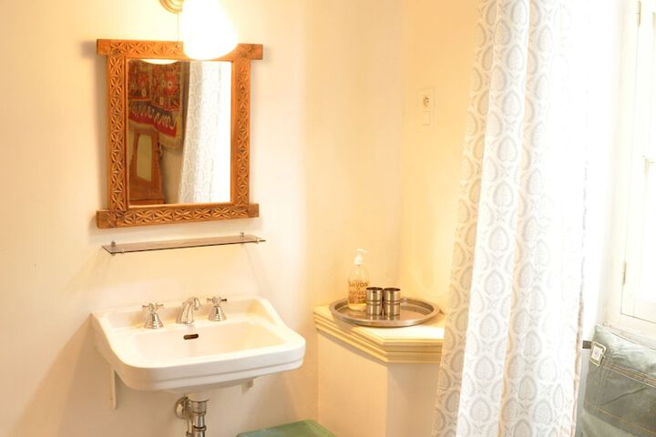 Room 15 of 36