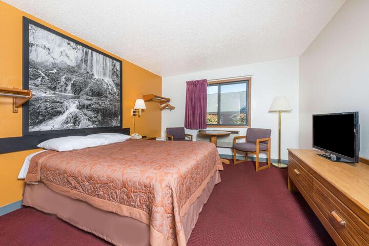 2 Double Beds (3 of 11)