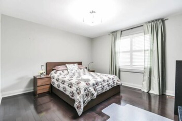 Room 10 of 13