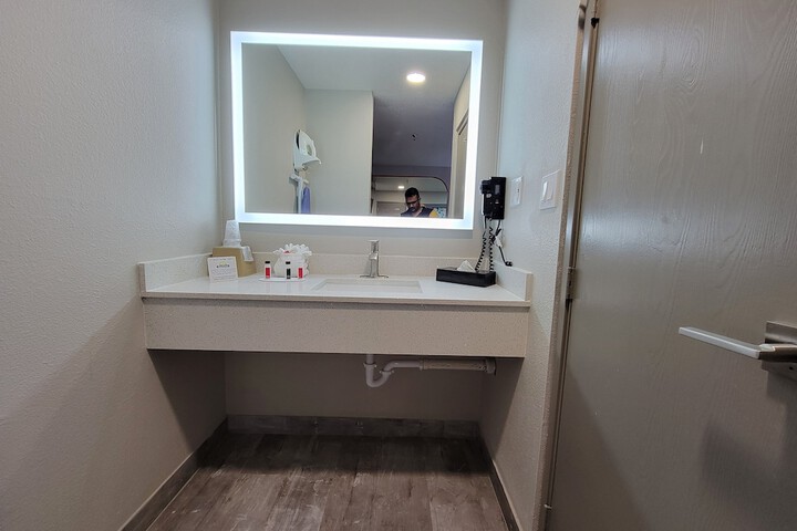 Room 12 of 44