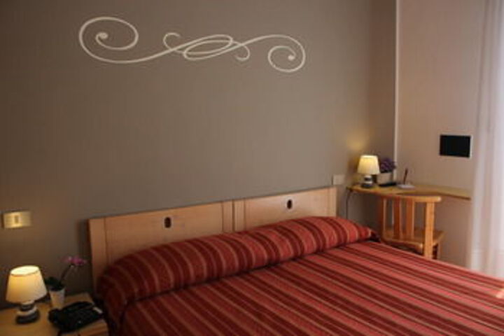 Room 31 of 40