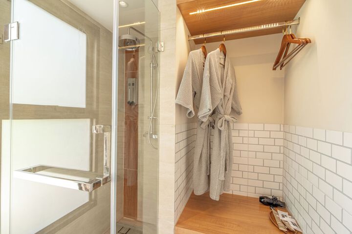 Room 49 of 72