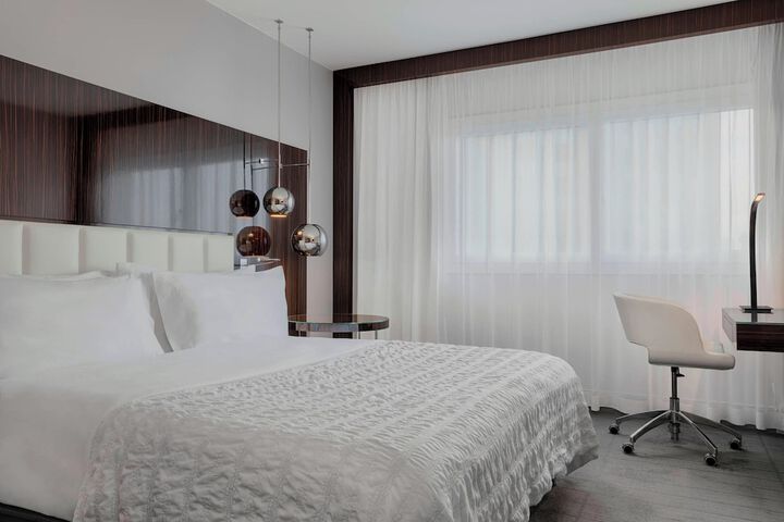 Room 28 of 171