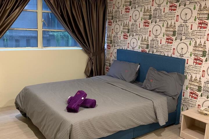 Room 11 of 12