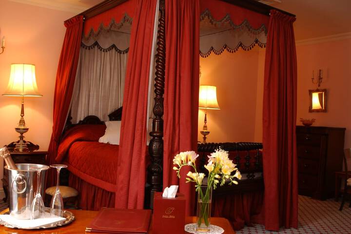 Room 2 of 18