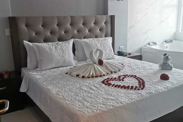 Room 15 of 63
