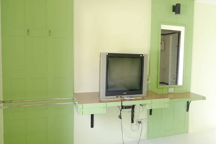Room 14 of 16