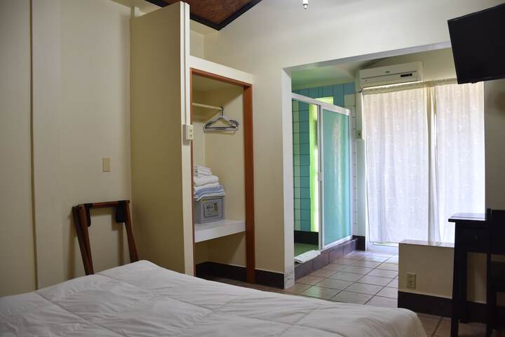 Room 12 of 157