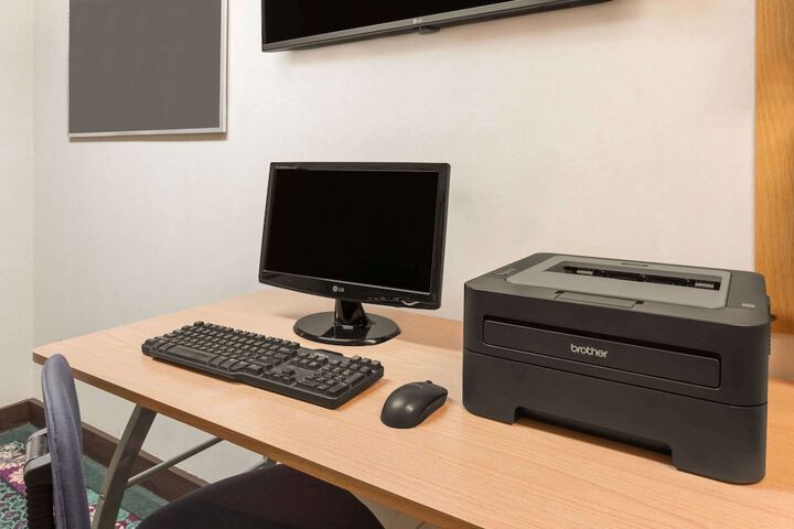 Business Center 27 of 27