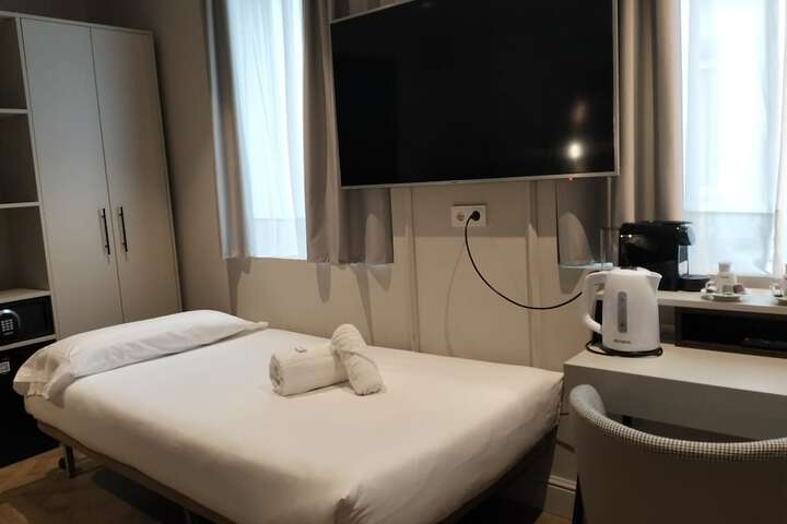 Room 28 of 56