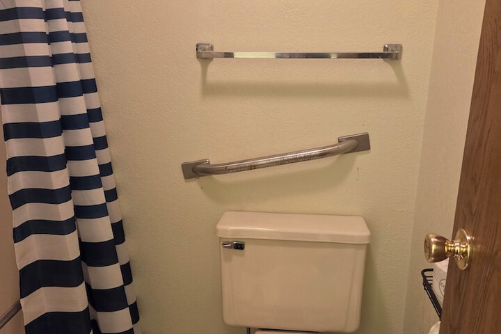 Room 64 of 66