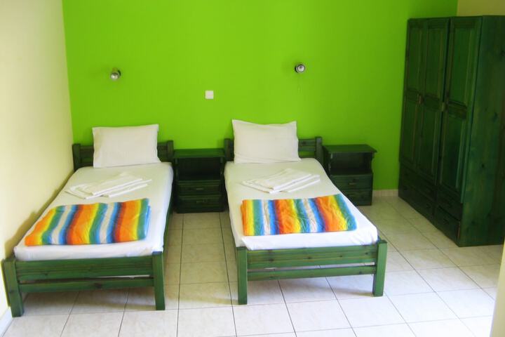 Room 5 of 14