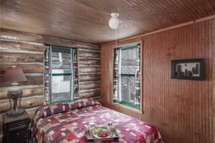 Room 28 of 31