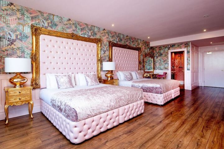Room 54 of 194