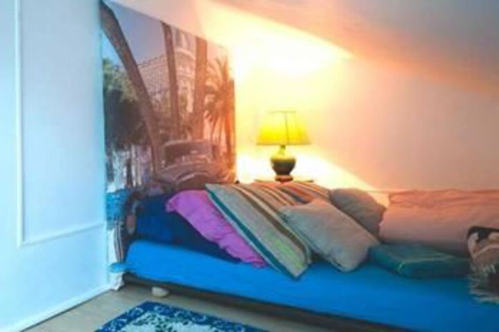 Room 4 of 7