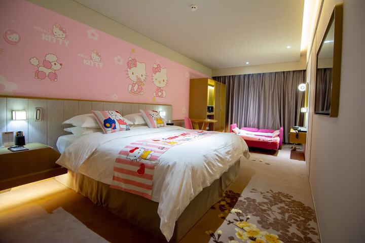 Room 7 of 40
