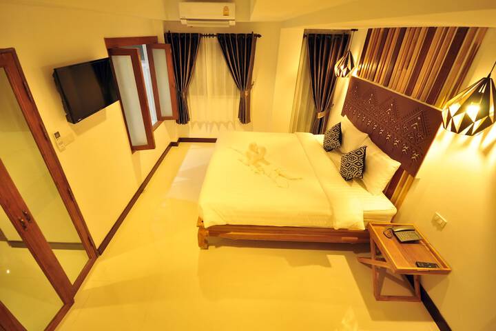 Room 16 of 77