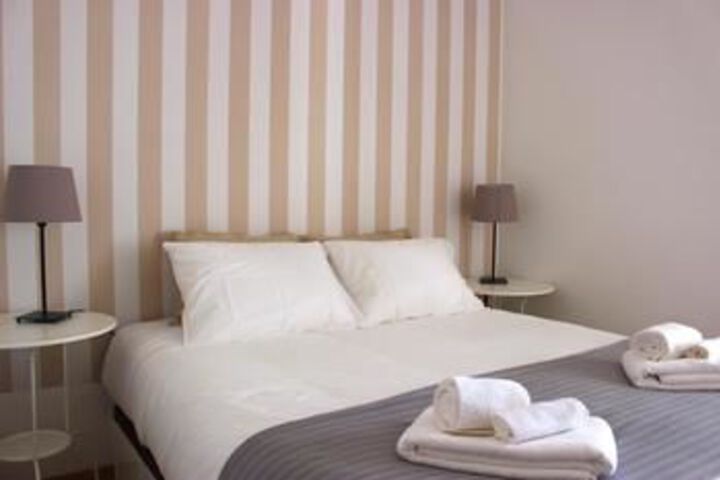 Room 7 of 18