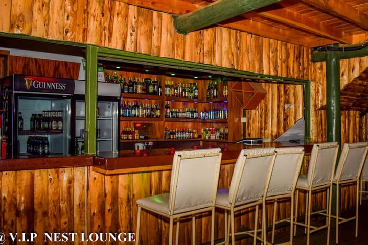 Lounge 16 of 23