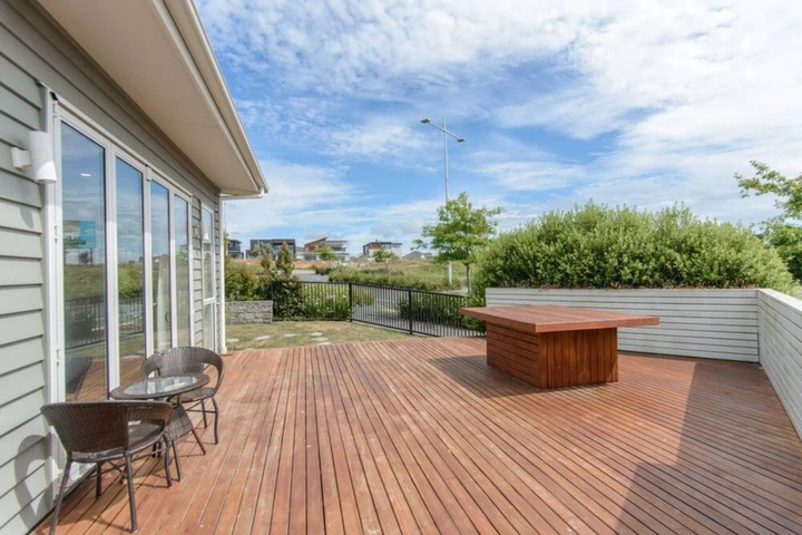 Terrace/Patio 4 of 12