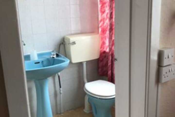 Room 3 of 28