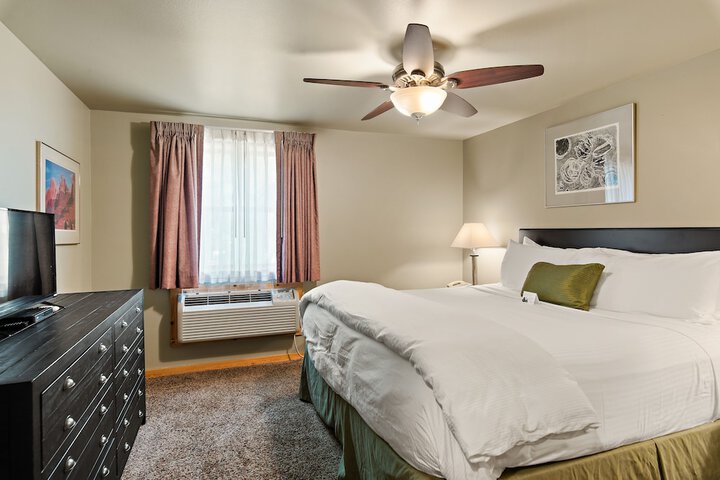 Room 35 of 165