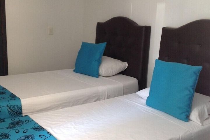 Room 27 of 64