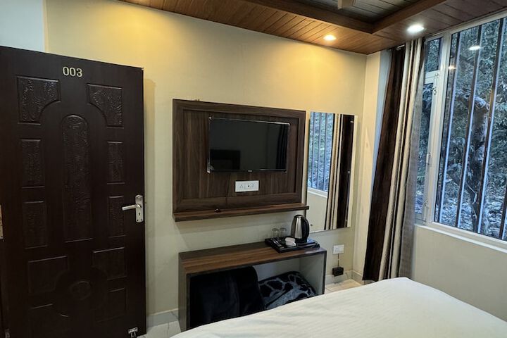 Room 7 of 13