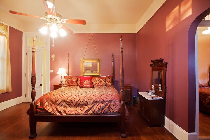 Room 9 of 156