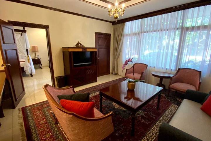 Room 2 of 2