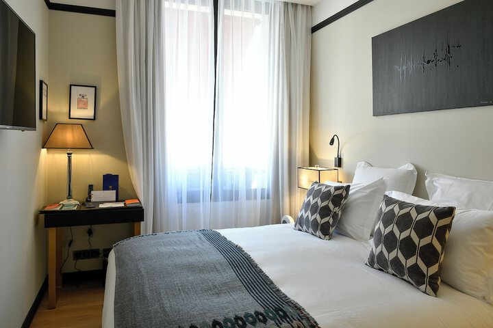 Room 30 of 90