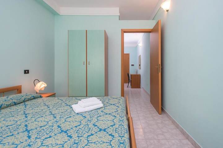 Room 12 of 89