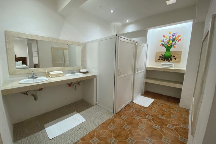 Room 17 of 22
